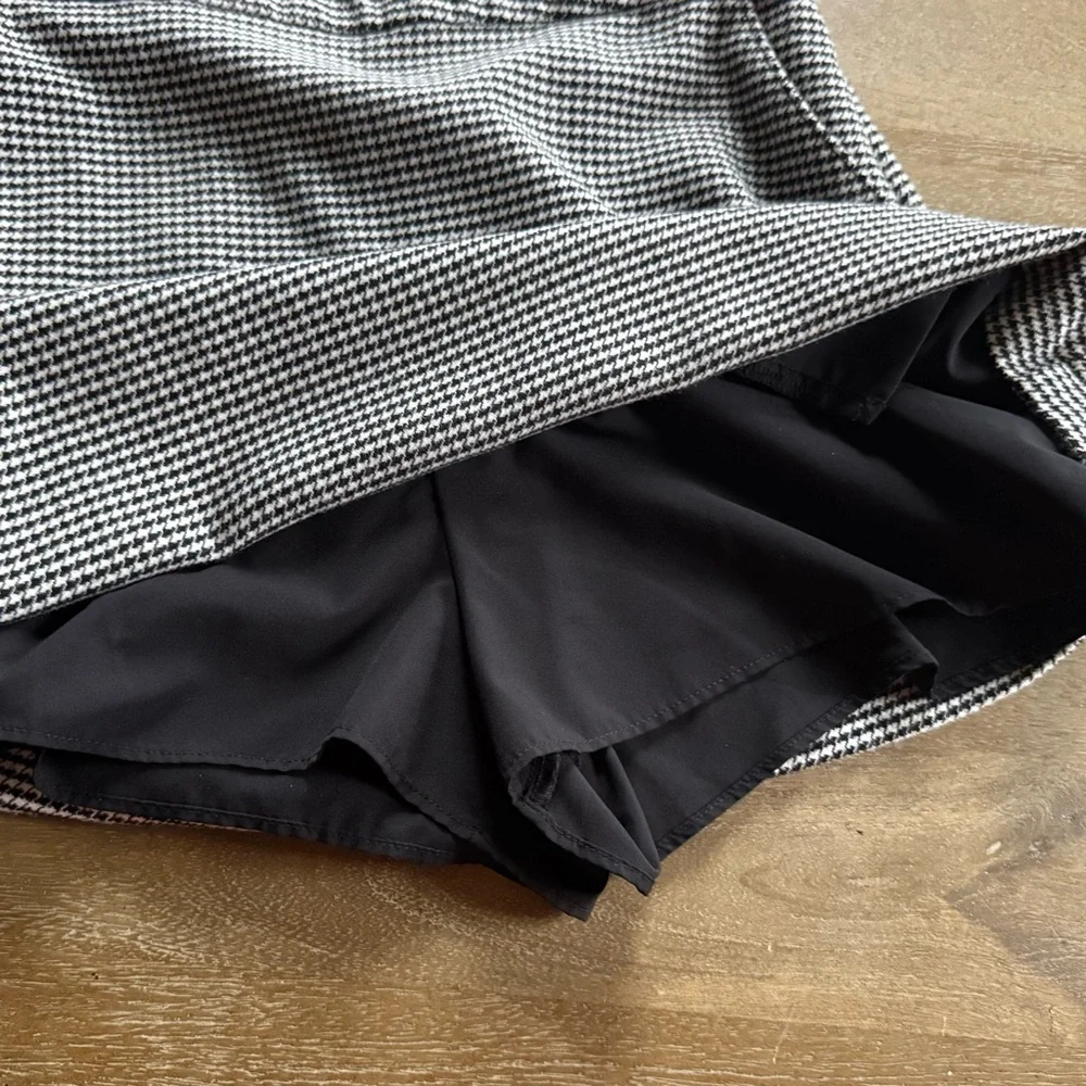 ✝️ A&F | Classic Houndstooth Mini Skirt - Picture 4 of 11